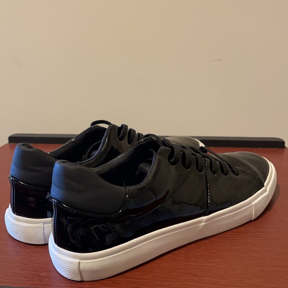 Express patent leather black shoes, size 8 - Picture 2 of 7